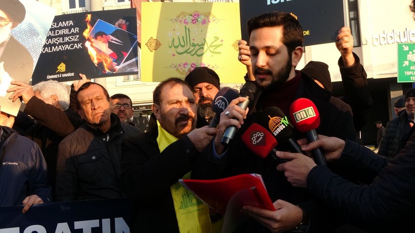 Fransız karikatür dergisi İstanbul’da protesto edildi - Resim: 1