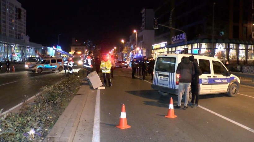 Esenyurt'ta dehşet! 1 ölü ve 2 yaralının bulunduğu kaza saniye saniye güvenlik kameralarına yansıdı... - Resim: 3