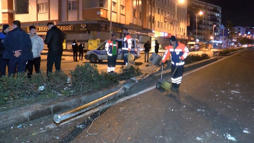 Esenyurt'ta dehşet! 1 ölü ve 2 yaralının bulunduğu kaza saniye saniye güvenlik kameralarına yansıdı... - Resim: 2