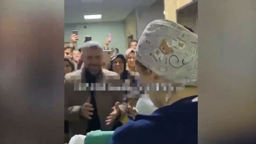 Şanlıurfa’da aşiret üyelerinden 18 yıl sonra doğan erkek bebeğe zılgıtlı karşılama sosyal medyayı yıktı geçti! - Resim: 2