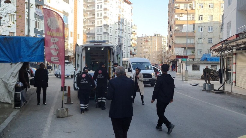 Eşinin boğazını kesti, yardıma çağırdığı sağlık ekiplerini eve kilitledi - Resim: 9