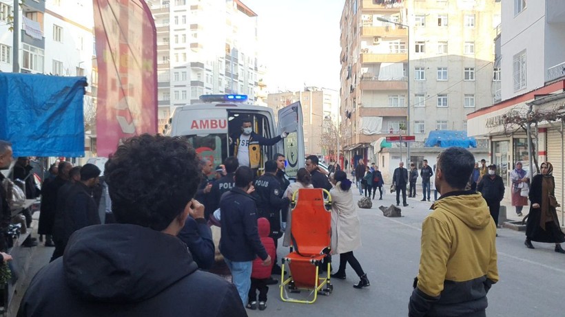 Eşinin boğazını kesti, yardıma çağırdığı sağlık ekiplerini eve kilitledi - Resim: 10