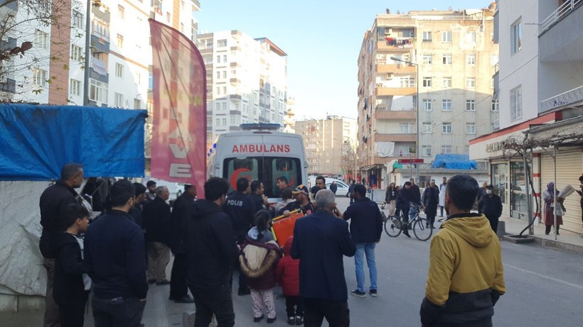 Eşinin boğazını kesti, yardıma çağırdığı sağlık ekiplerini eve kilitledi - Resim: 6
