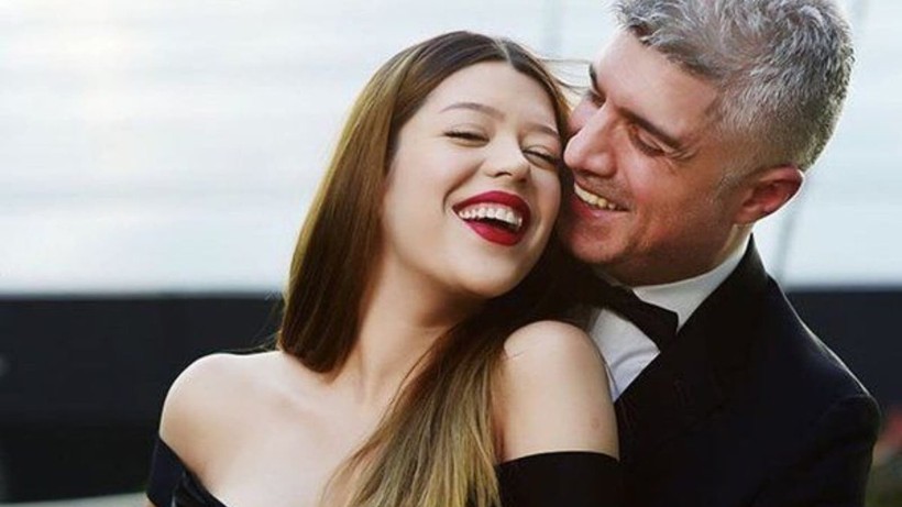 Yaklaşık 1.5 yıldır aşk yaşadığı modacı sevgilisi Samar Dadgar ile evlenen Özcan Deniz'in annesi nikah törenine katılmadı - Resim: 1