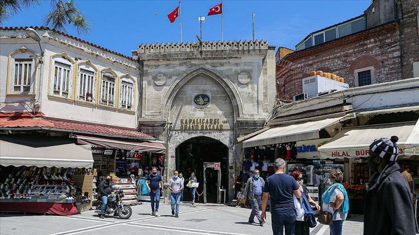 Dünyanın en büyük ve en eski çarşılarından olan Kapalıçarşı'nın restorasyon işlemleri tamamlandı! - Resim: 6