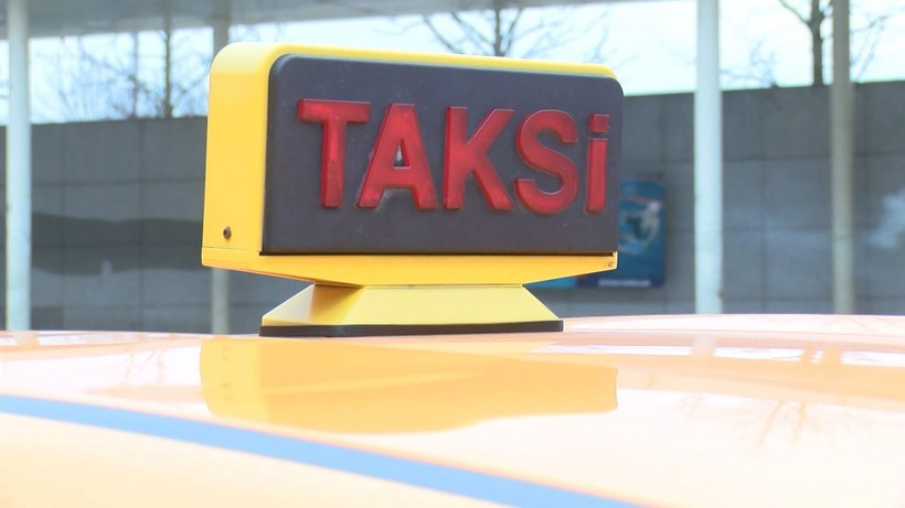 Taksilerde yeni dönem başlıyor! S.O.S işaretinin yer alacağı taksilerde başka hangi değişiklikler yapılacak? - Resim: 2
