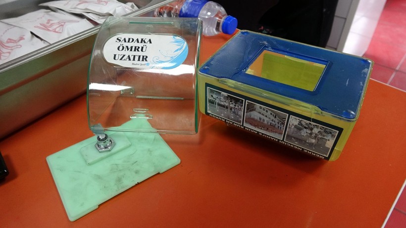 Kocaeli İzmit'te bulunan bir lokantaya giren hırsız herkesi şok etti! Yedi, içti... - Resim: 3