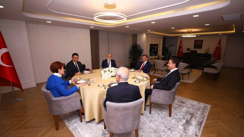 6'lı masada adaylık anlaşmazlığı sürüyor! İYİ Parti lideri Meral Akşener'den İlhan Kesici önerisi - Resim: 1