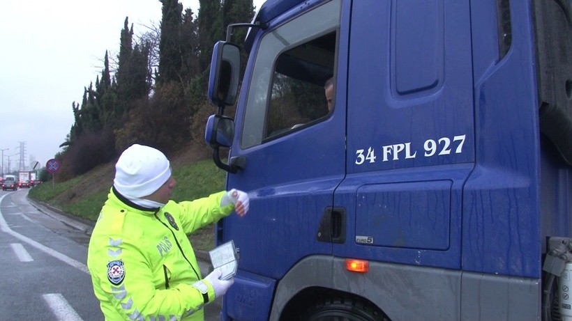 Trafik Denetleme Şube Müdürlüğü tarafından İstanbul'da gerçekleştirilen kış lastiği denetimlerinde sürücülere ceza yağdı! - Resim: 5