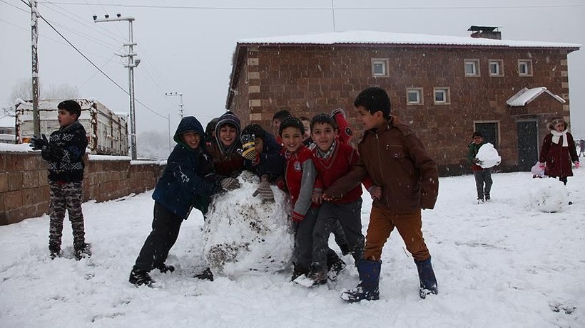 Türkiye genelinde etkisini artıran kar yağışı okullara tatil de getirdi | 6 Şubat Pazartesi Kar Tatili Olan İller - Resim: 12