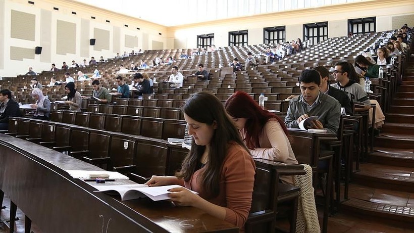 Yoğun kar yağışı ve tipi nedeniyle İstanbul'da bazı üniversiteler eğitime ara verdi - Resim: 4