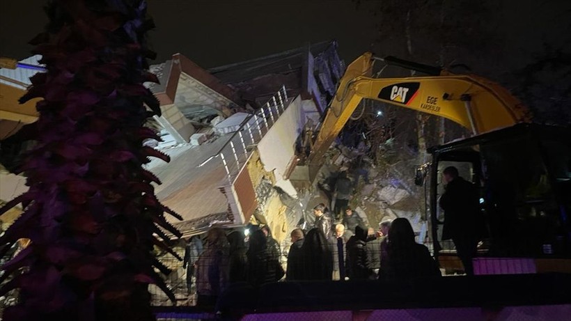 SON DAKİKA DEPREM: Kahramanmaraş merkezli depremin ardından enkaz altından bir bebek canlı şekilde çıkarıldı - Resim: 2