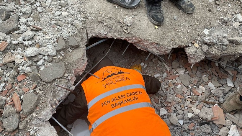 Son dakika deprem haberi... Kahramanmaraş'ın Pazarcık ilçesi olan 7,4'lük deprem sonrası Mehmetçik deprem bölgesinde! - Resim: 13