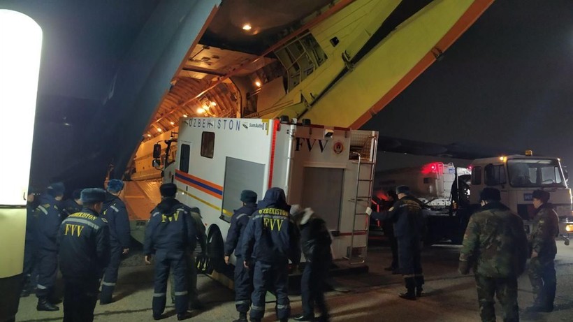 Dünya Türkiye'ye yardıma koştu! Deprem sonrası harekete geçtiler - Resim: 26