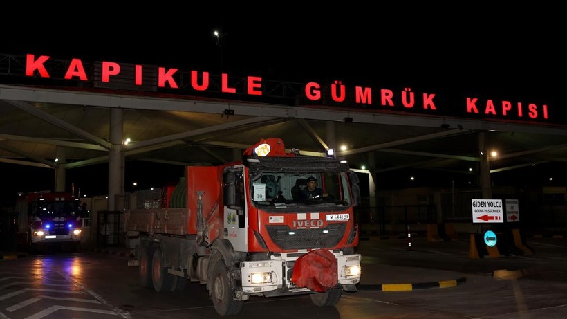 Dünya Türkiye'ye yardıma koştu! Deprem sonrası harekete geçtiler - Resim: 18