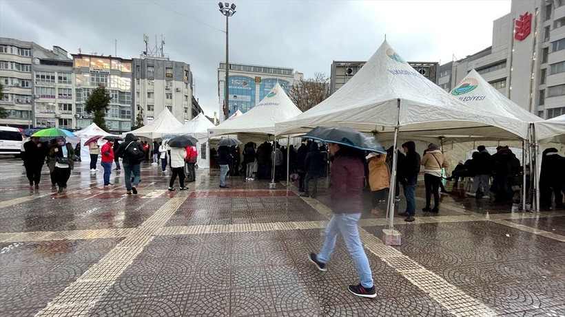 Ülkenin dört bir yanından depremzedelere kan bağışı yapılıyor - Resim: 56