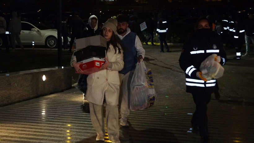 Antalyalılar depremzedelere gönderdikleri yardımlara duygusal mektuplar yazdı! - Resim: 2