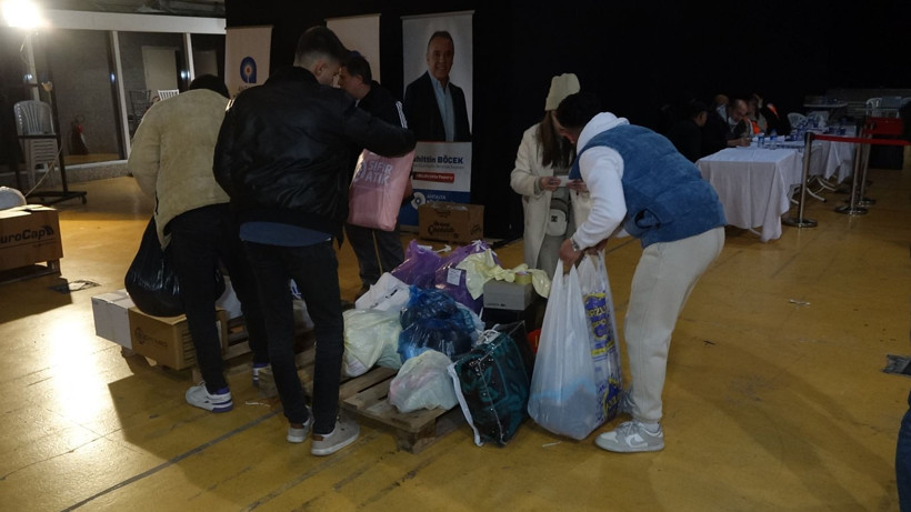 Antalyalılar depremzedelere gönderdikleri yardımlara duygusal mektuplar yazdı! - Resim: 6