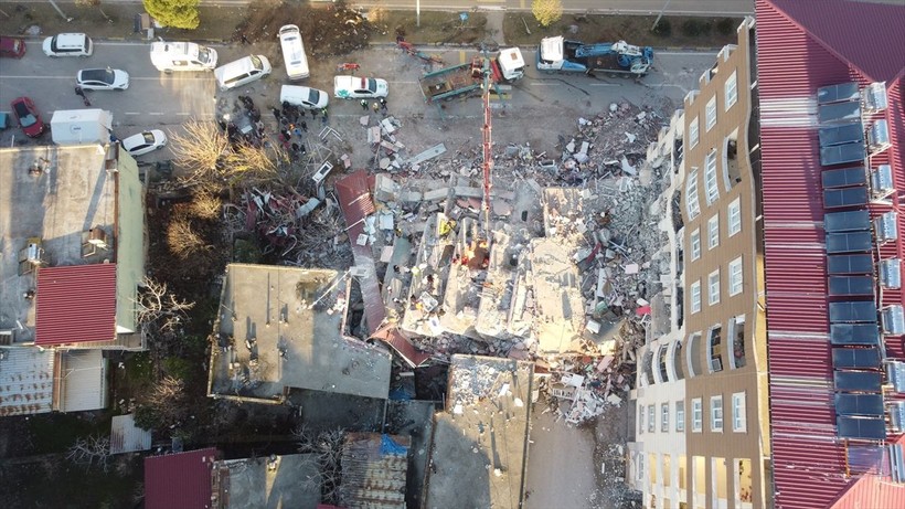 SON DAKİKA DEPREM: Kahramanmaraş merkezli depremde 3. güne girildi: Bölgeden yürek burkan fotoğraflar - Resim: 22