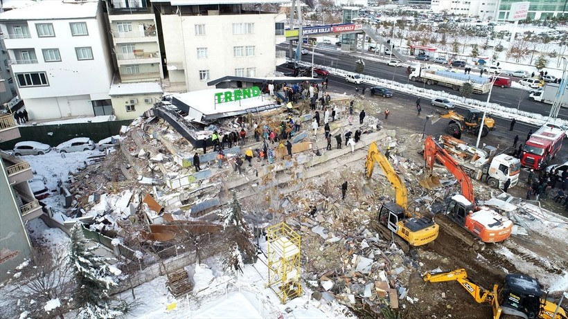 SON DAKİKA DEPREM: Kahramanmaraş merkezli depremde 3. güne girildi: Bölgeden yürek burkan fotoğraflar - Resim: 33