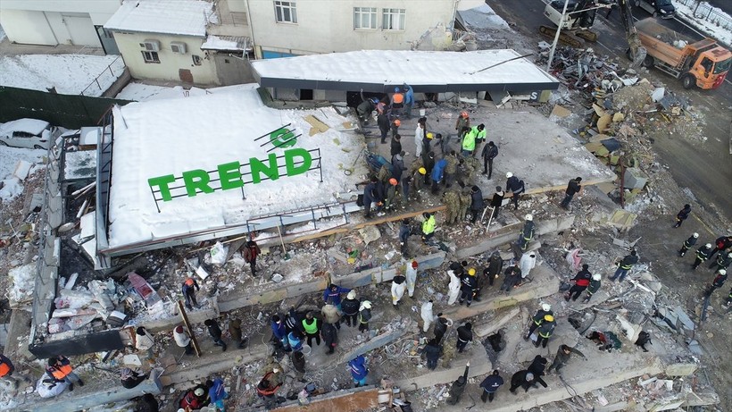 SON DAKİKA DEPREM: Kahramanmaraş merkezli depremde 3. güne girildi: Bölgeden yürek burkan fotoğraflar - Resim: 37