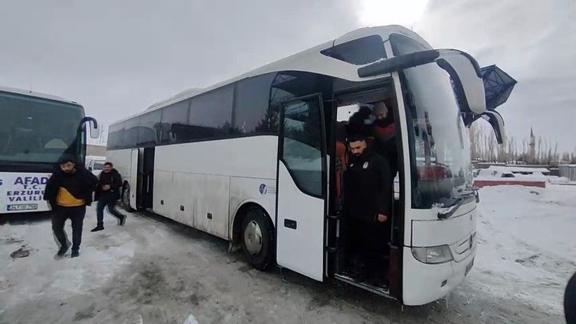 Erzurum'dan deprem bölgesine destek geldi: 106 tır malzeme, bin 872 personel ve 372 araç - Resim: 4