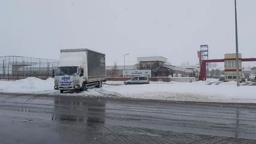 Erzurum'dan deprem bölgesine destek geldi: 106 tır malzeme, bin 872 personel ve 372 araç - Resim: 2