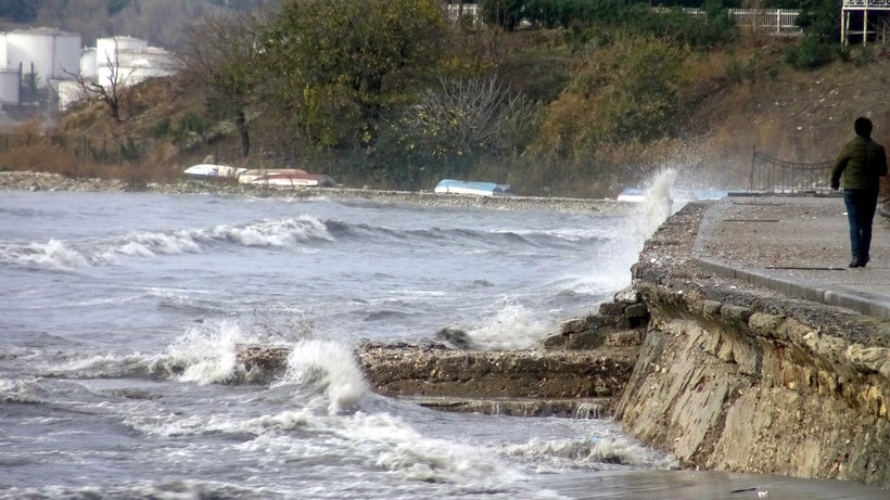 Kahramanmaraş depreminin ardından gözler İstanbul'a çevrilmişti! Avcılar'da denizin 15 metre çekilmesi herkesi korkuttu - Resim: 7