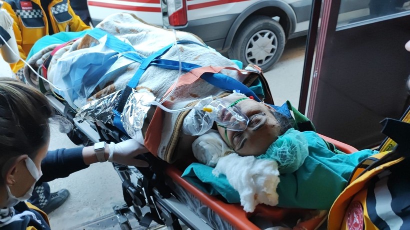 222 saat sonra enkazdan çıkarılan Melike İmamoğlu'nun ilk sorusuna kimse yanıt veremedi - Resim: 3