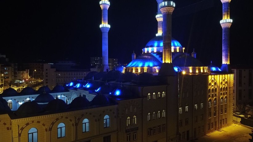 Türkiye'nin dört bir yanında Miraç Kandili idrak edildi! Dualar depremzedeler için - Resim: 9