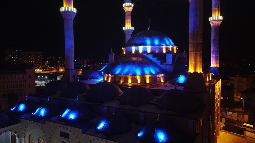 Türkiye'nin dört bir yanında Miraç Kandili idrak edildi! Dualar depremzedeler için - Resim: 10
