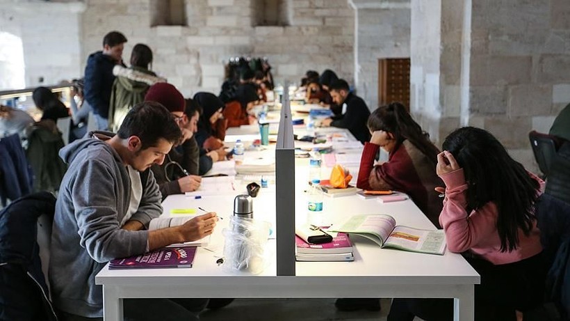 Üniversiteler uzaktan eğitime geçti öğrencilerden peş peşe sorular geldi: YÖK, bahar yarıyılı eğitim ve öğretimine ilişkin soruları yanıtladı - Resim: 5