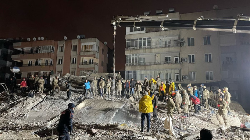 "Asrın Felaketi'nde Mehmetçik ilk andan bu yana millet ile yan yana! Acıya da ortak oldular tebessüme de... - Resim: 47