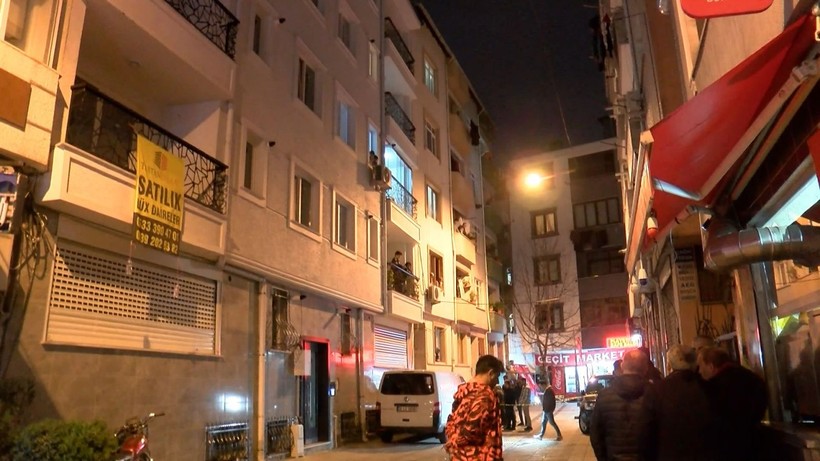 Esenler'de 'gürültü' kavgası kanlı bitti, sokak çığlık sesleriyle yankılandı - Resim: 1