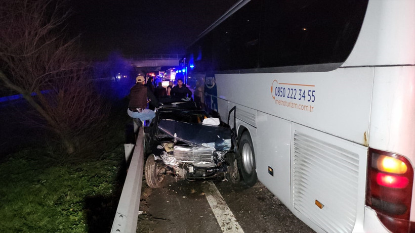 Anadolu Otoyolu'nun Düzce kesiminde zincirleme kaza meydana geldi: 2 kişi hayatını kaybetti birçok yaralı var! - Resim : 2