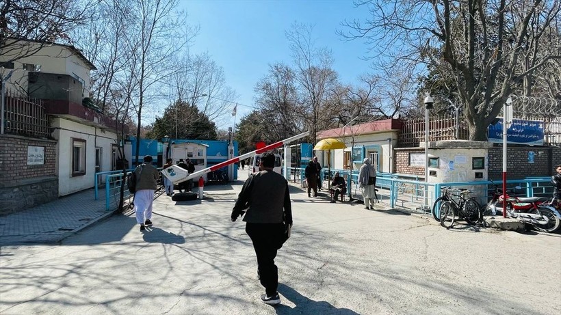 Afganistan'da eğitim kız öğrenciler olmadan başladı - Resim: 1