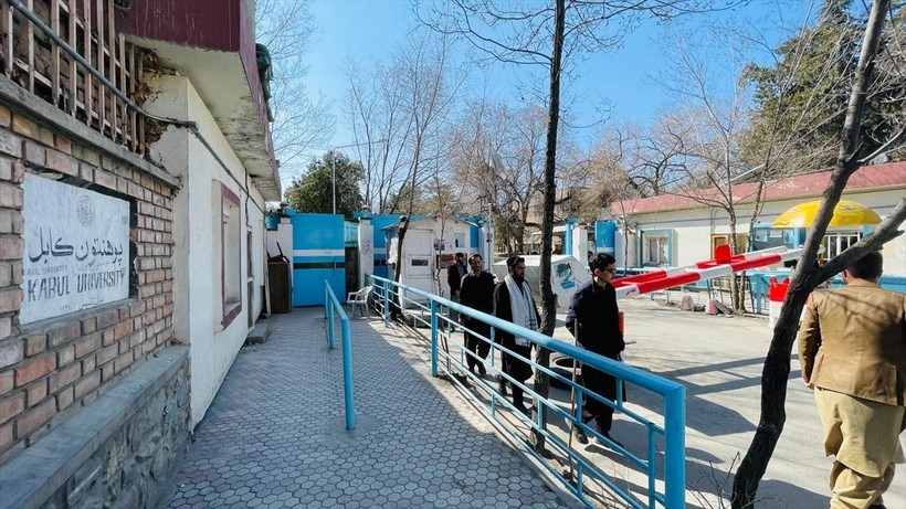Afganistan'da eğitim kız öğrenciler olmadan başladı - Resim: 3