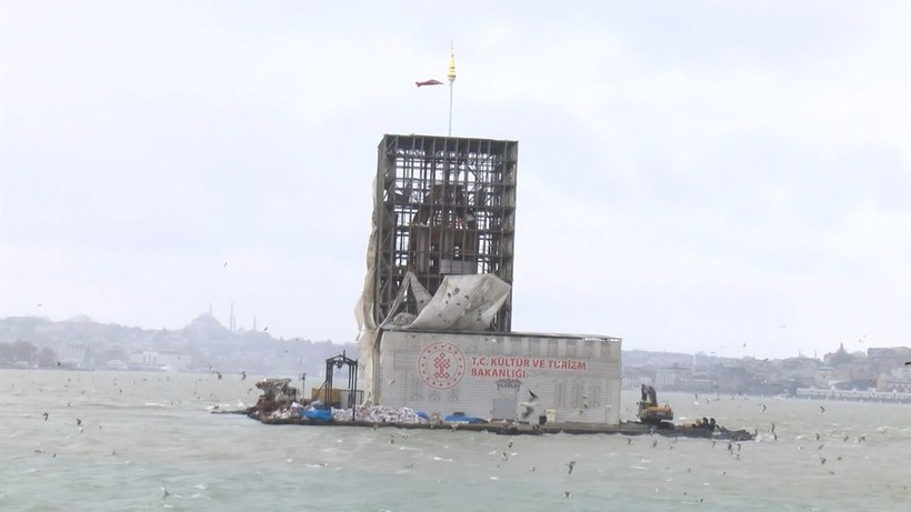 İstanbul Boğazı'nın simgesi Kız Kulesi'nde restorasyon çalışmasında sona gelindi: Külah ilk kez göründü - Resim: 11