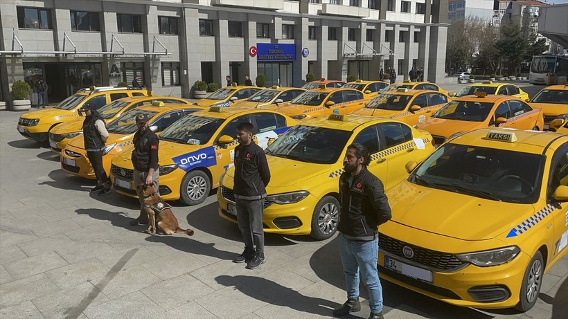 "Kökünü Kurutma Operasyonu"nda ele geçirilen taksiler sergilendi - Resim: 3
