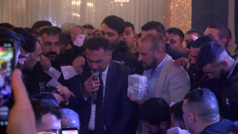 Kars aşiretinin sünnet düğününde milyonlar havada uçuştu! Gecenin sonunda 11 milyon 750 bin TL toplandı - Resim: 3