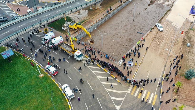 Şanlıurfa ve Adıyaman'da yaşanan yoğun yağışlar sele neden oldu: 16 vatandaşımız hayatını kaybederken 4 kişi hala kayıp - Resim: 4