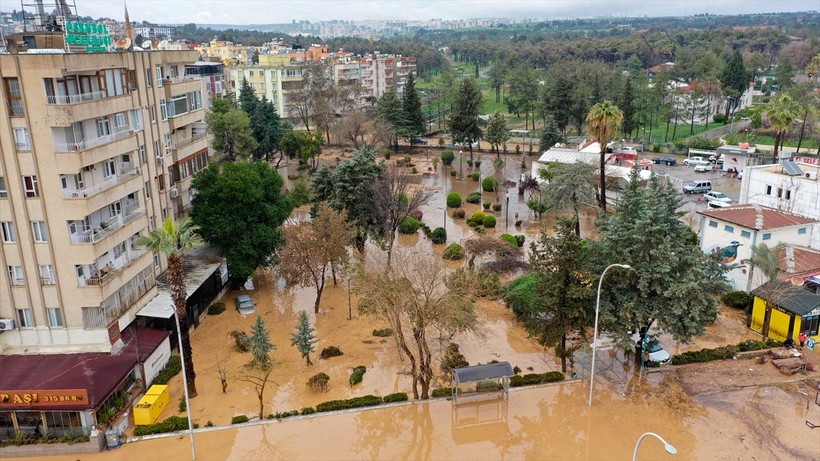 Şanlıurfa ve Adıyaman'da yaşanan yoğun yağışlar sele neden oldu: 16 vatandaşımız hayatını kaybederken 4 kişi hala kayıp - Resim: 5