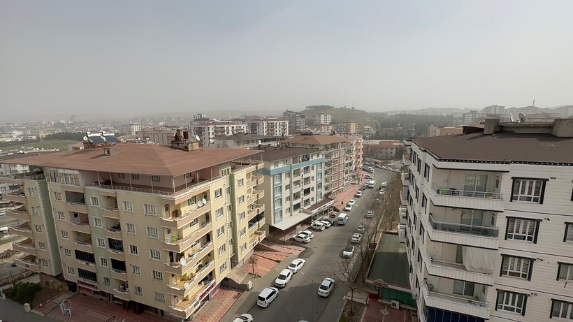 Depremler sonrası oraya akın ettiler! 700 bin kişilik kentte 95 daire kaldı - Resim: 4
