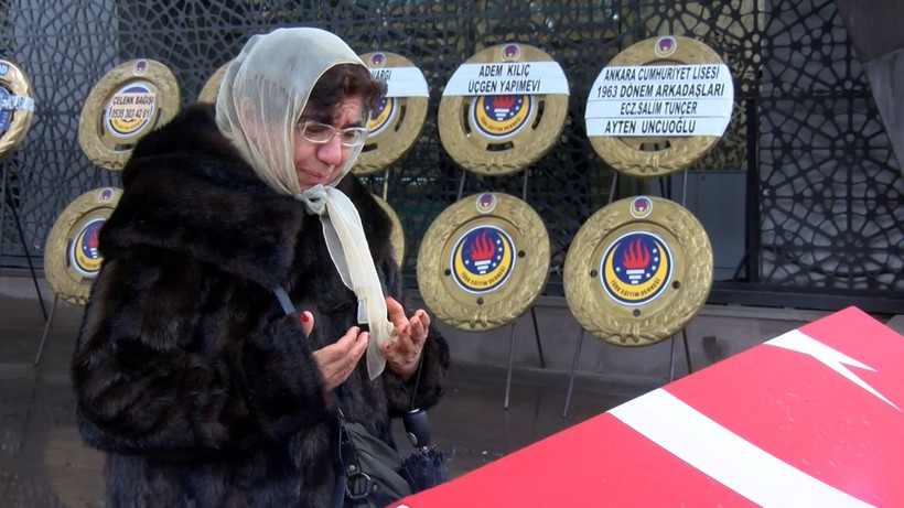 Oyuncu İsmail Köksal Engür son yolculuğuna uğurlandı - Resim: 5
