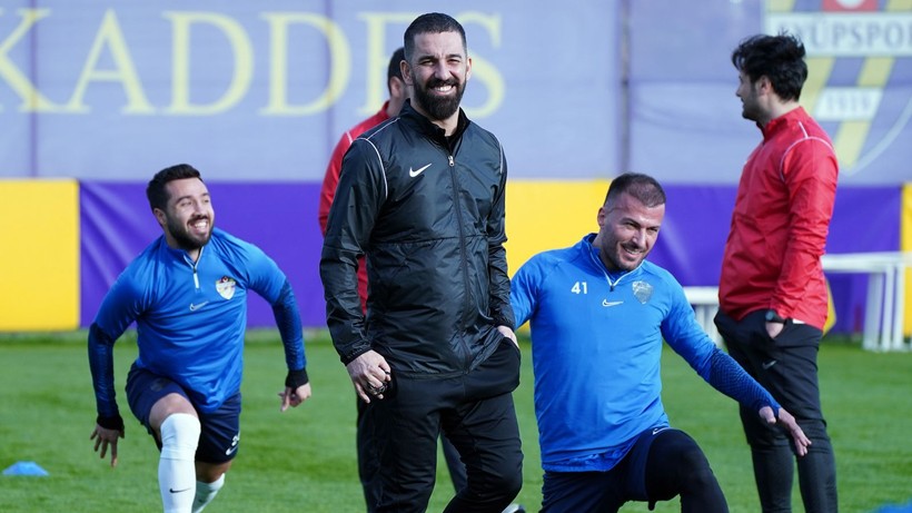 Eyüpspor Teknik Direktörü Arda Turan ilk antrenmanına çıktı - Resim: 3