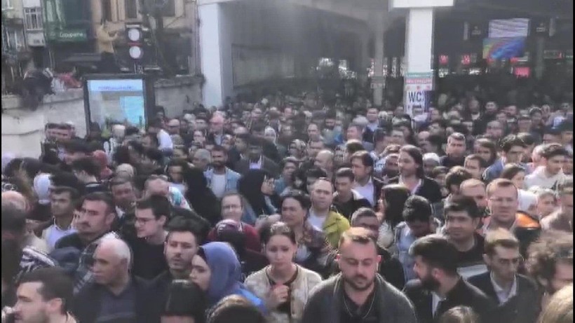 İstanbul'da bayram izdihamı yaşandı! Adım atacak yer kalmadı - Resim: 1