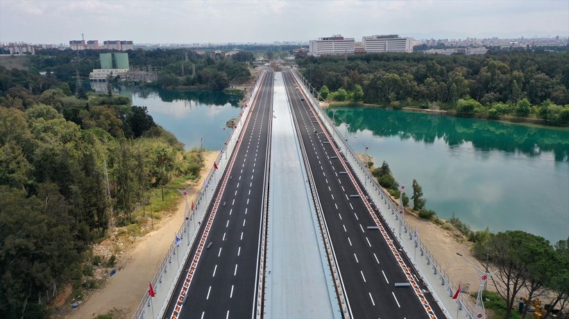 Seyhan Nehri'nin "yeni gerdanlığı", Türkiye'nin en uzun 4'üncü köprüsü, Adana 15 Temmuz Şehitler Köprüsü yarın açılıyor - Resim: 23