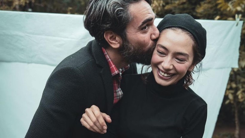 Magazin gündemine bomba gibi düşen ihanet iddiaları sonrası Kadir Doğulu ve Neslihan Atagül kameralara takıldı! Çift tatile mi gidiyor? - Resim: 19
