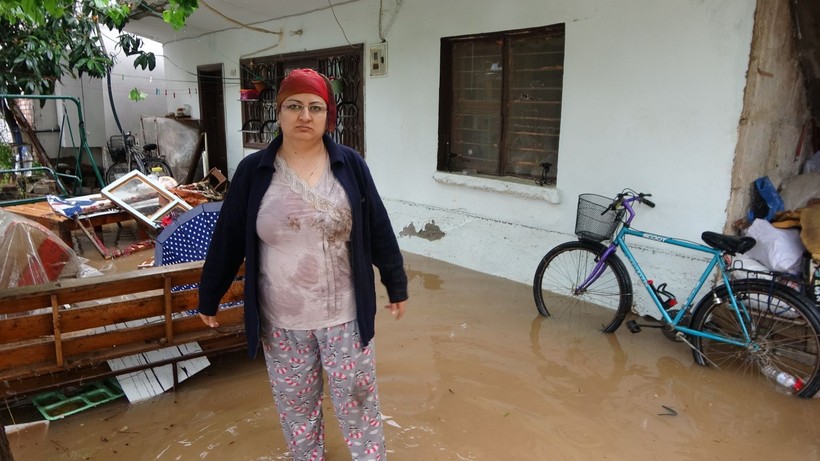 Adana'da sağanak: dereler taştı, yollar göle döndü - Resim: 7