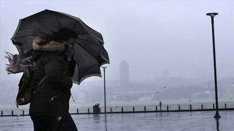 Meteoroloji Genel Müdürlüğü 17 il için sarı kodlu uyarıda bulundu! İstanbul gece şimşeklerle aydınlandı | 17 MAYIS HAVA DURUMU NASIL OLACAK? - Resim: 4